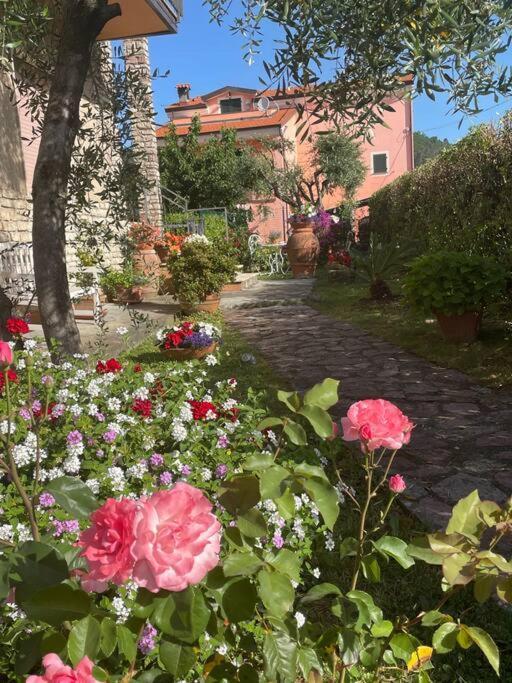 Annali Casa Vacanze - Shabby Style Nella Natura La Spezia Eksteriør billede