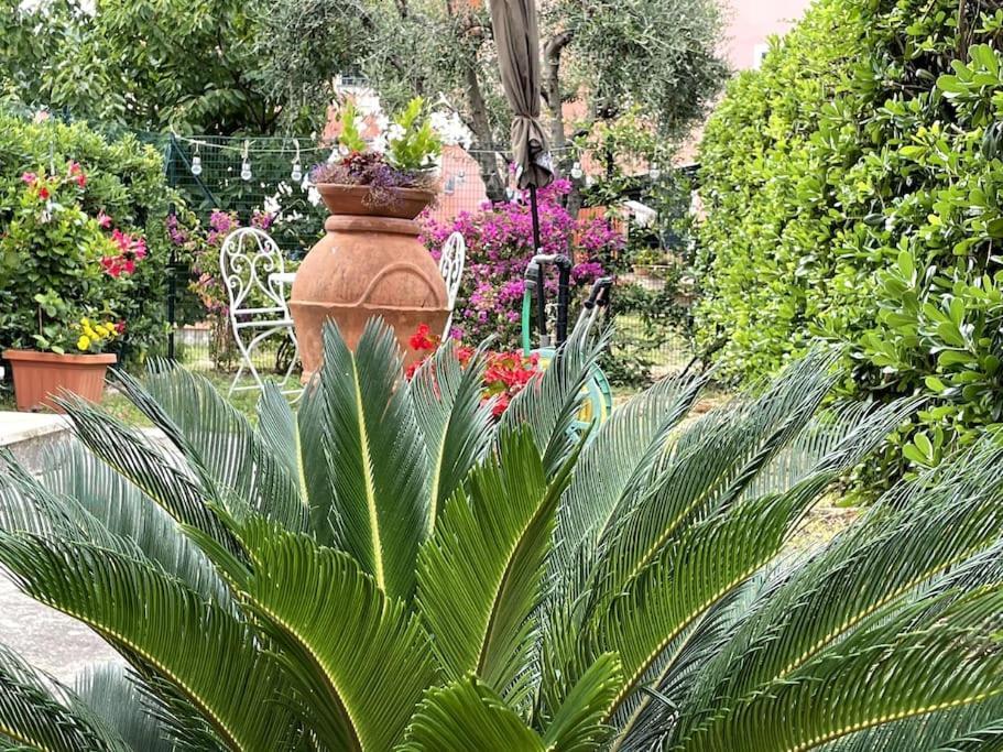 Annali Casa Vacanze - Shabby Style Nella Natura La Spezia Eksteriør billede